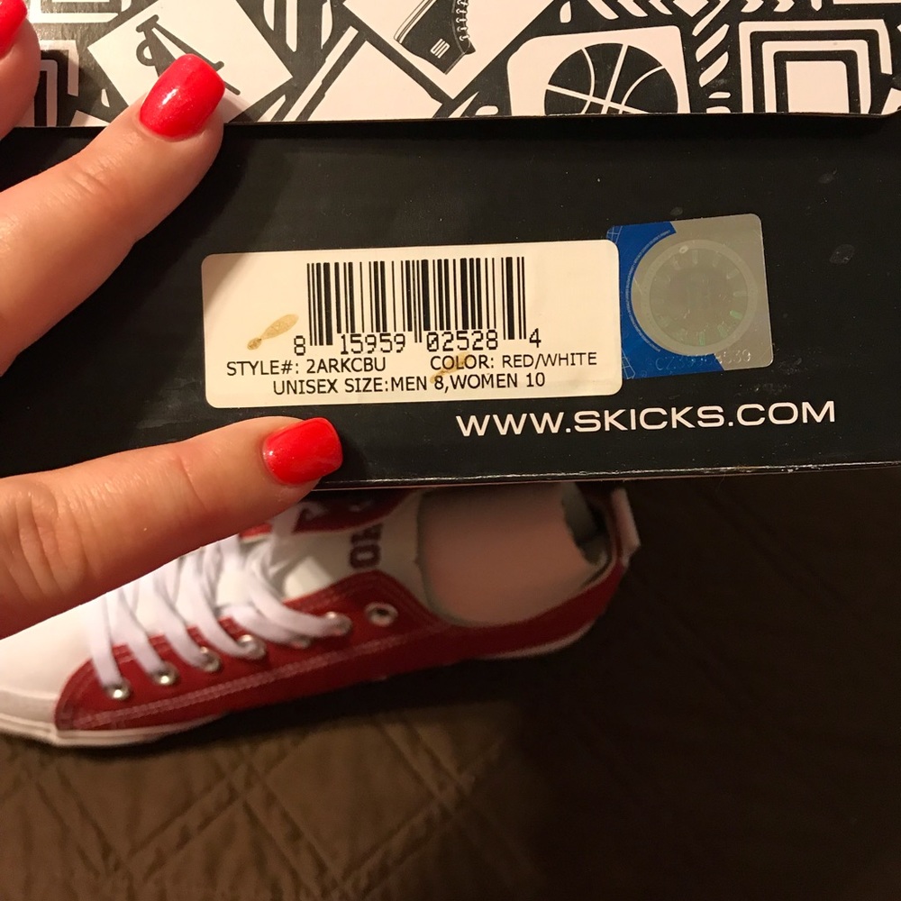 Brand new Arkansas Razorbacks converse shoes